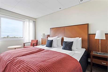 Suite-1 King Bed, Non-Smoking, Twin On Request, Wi-Fi