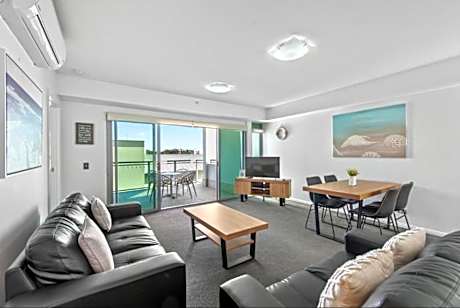 One Bedroom No View/Limited View