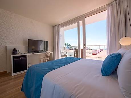 Premium Double Room with Partial Sea View