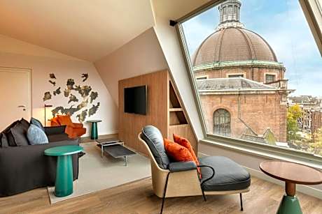 Studio King Room with Sofa Bed