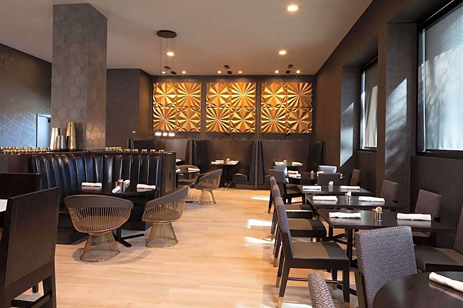 H Hotel Los Angeles, Curio Collection by Hilton