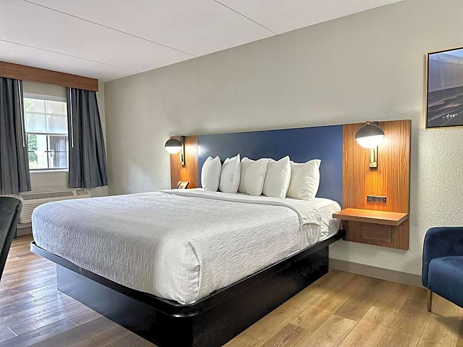 La Quinta Inn & Suites by Wyndham Huntsville Research Park