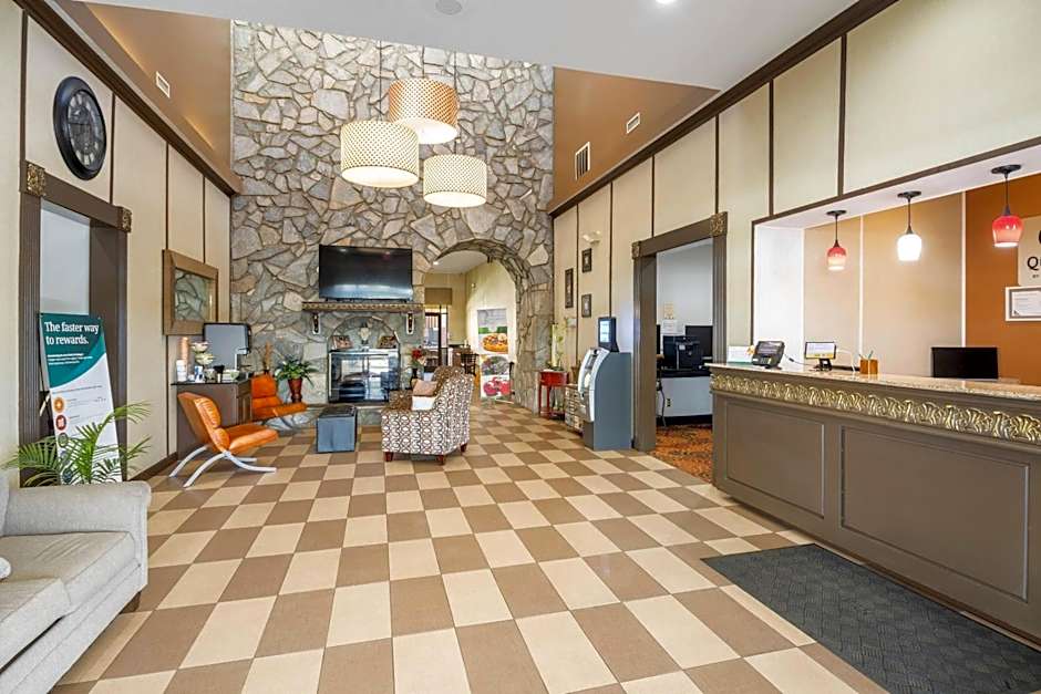 Quality Suites Hickory South