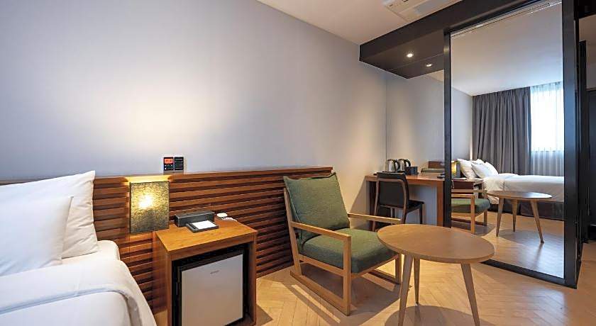 Golden Business Hotel