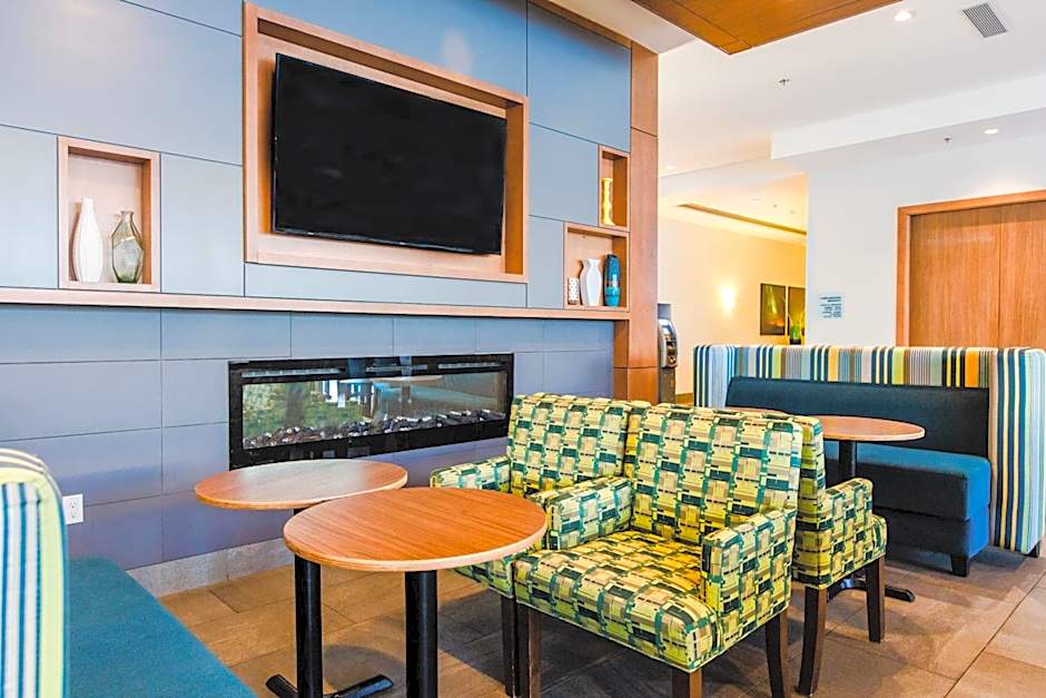 Holiday Inn Express & Suites West Edmonton-Mall Area By IHG