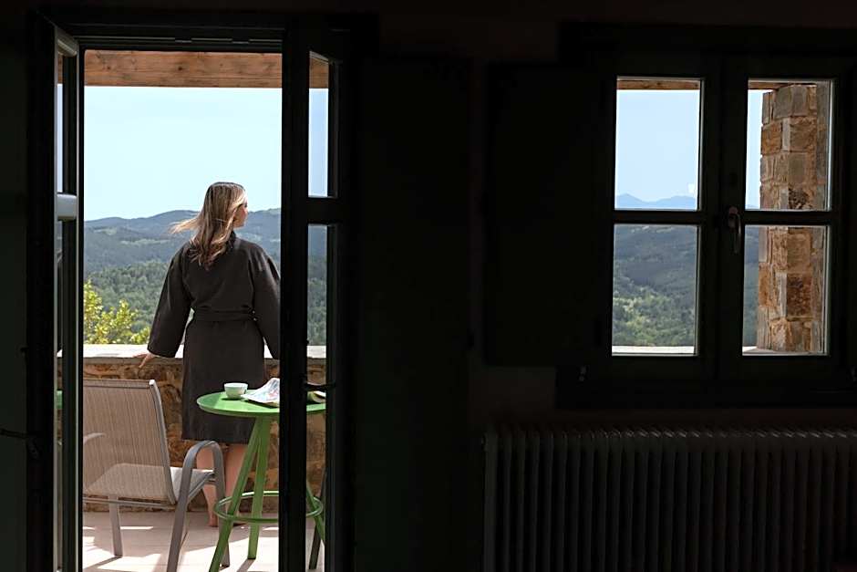 Foresta in Medias Mores