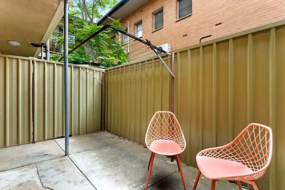 Renovated 1BR Unit CBD Parking Wi-Fi South Tce