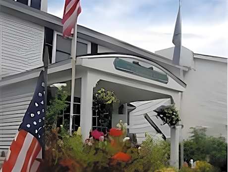 Gunstock Inn & Suites