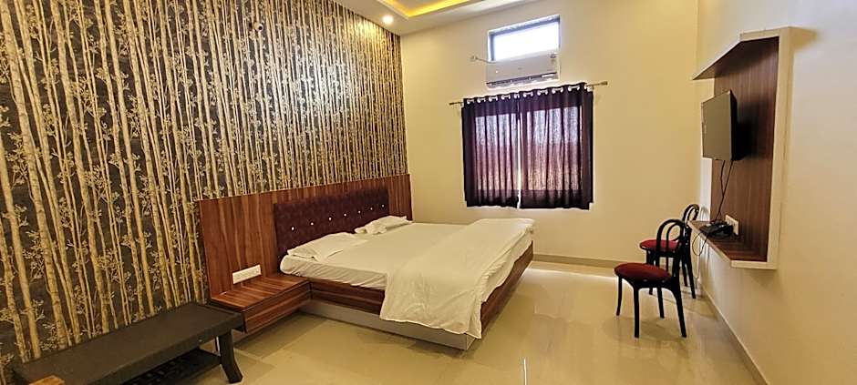 Shri Kailash Mansarovar Hotel and Marriage Garden
