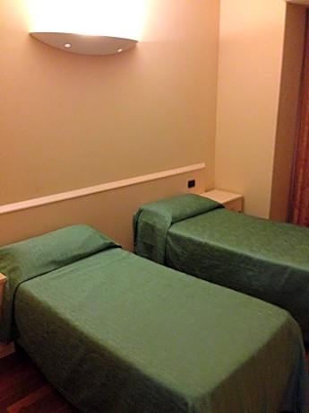 Twin Room with Mountain View