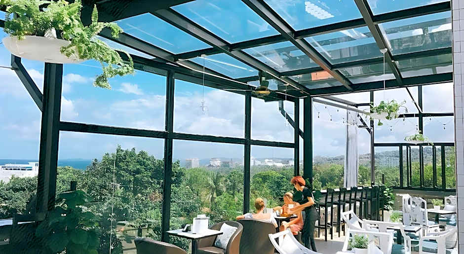 Phu House Hostel
