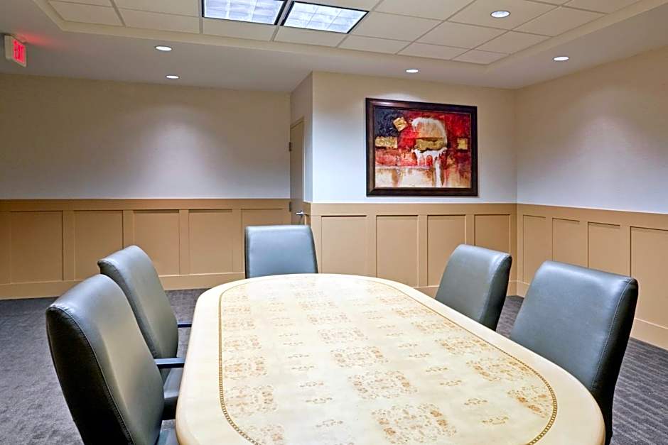 Holiday Inn Hotel & Suites Surrey East - Cloverdale By IHG