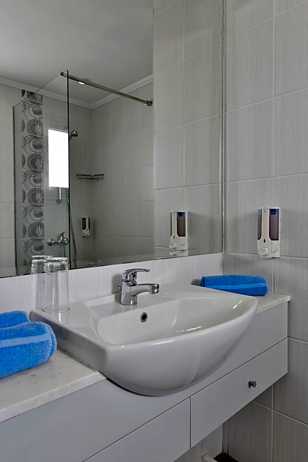 Napa Prince Hotel Apts