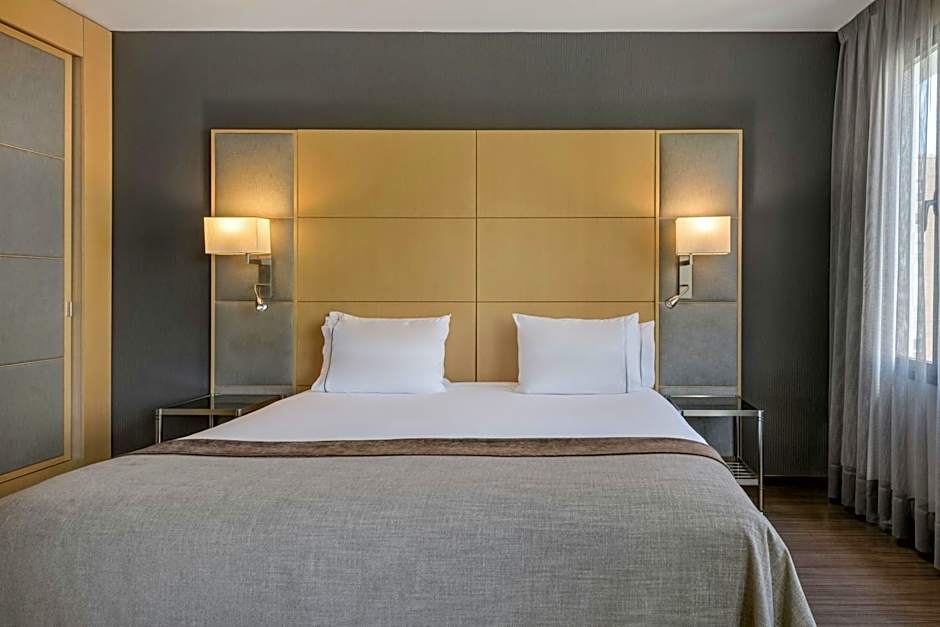 AC Hotel by Marriott Victoria Suites