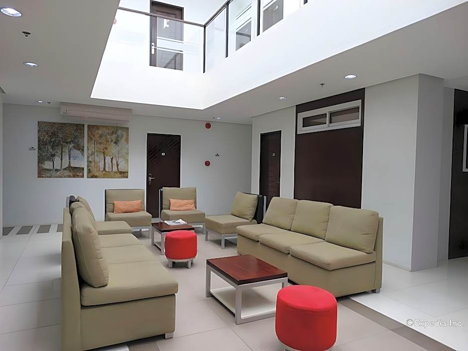 Holiday Suites Business District - Formerly Empire Suites Hotel