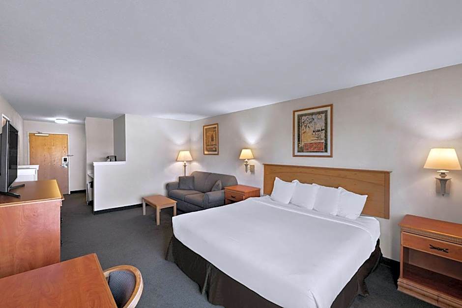 Rodeway Inn & Suites