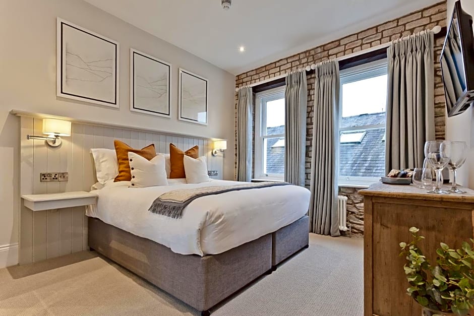 Tithe Barn - Self Check In Hotel