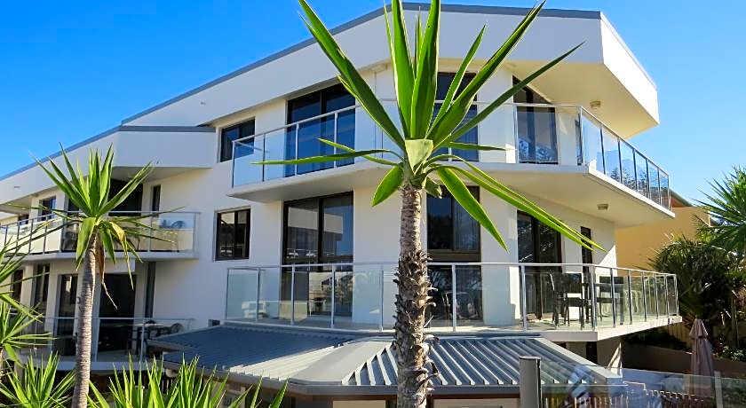 Bayview Beachfront Apartments- in town right on the beach