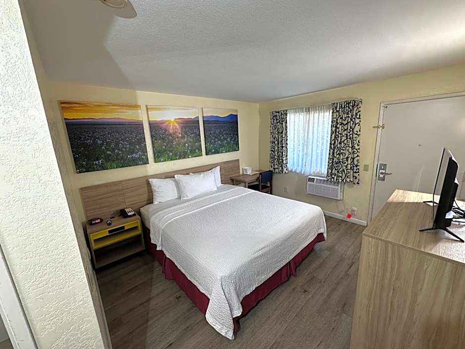 Days Inn by Wyndham San Marcos