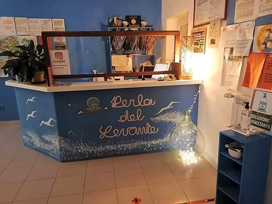 Perla del Levante Hostel