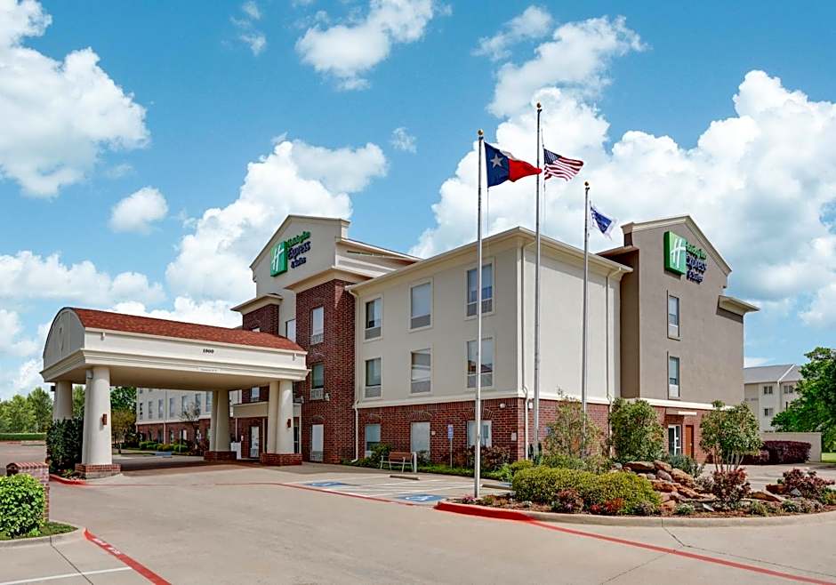 Photo 1 of 48 of Holiday Inn Express Hotel & Suites Cleburne By IHG