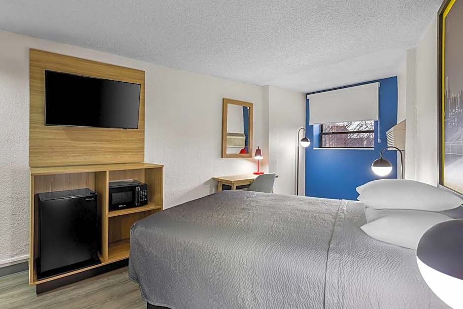 Super 8 by Wyndham Chicago IL