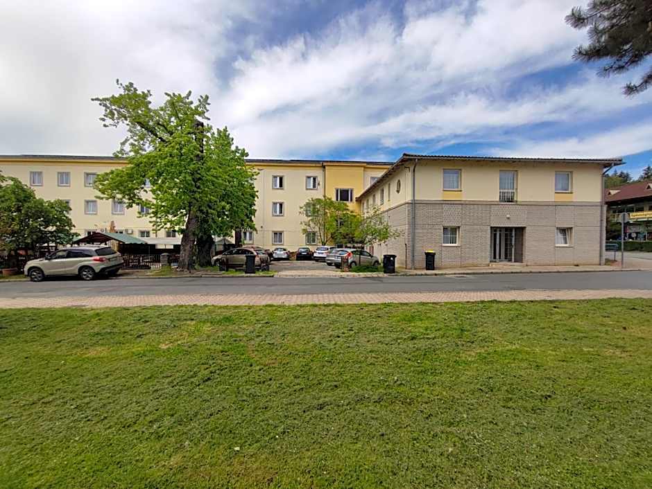 Hotel Béke Sziget Komló