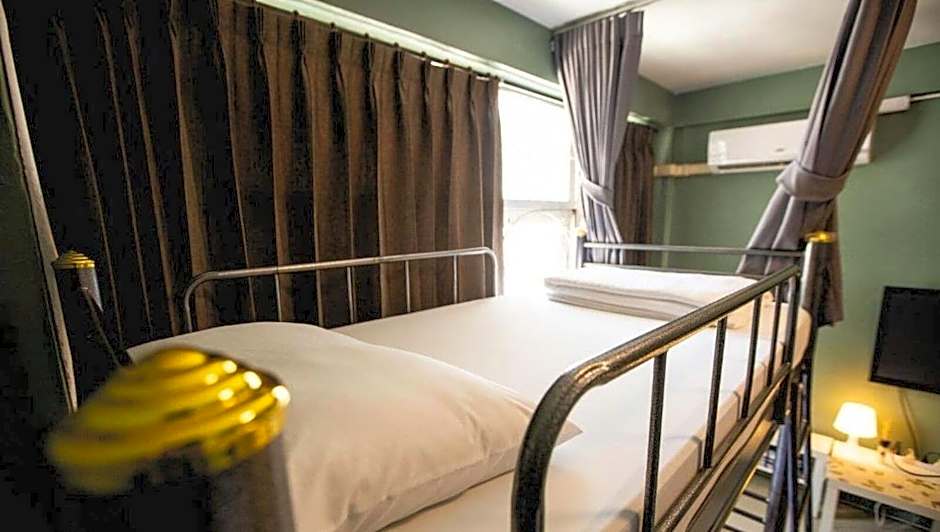 SLEEPCASE HOSTEL