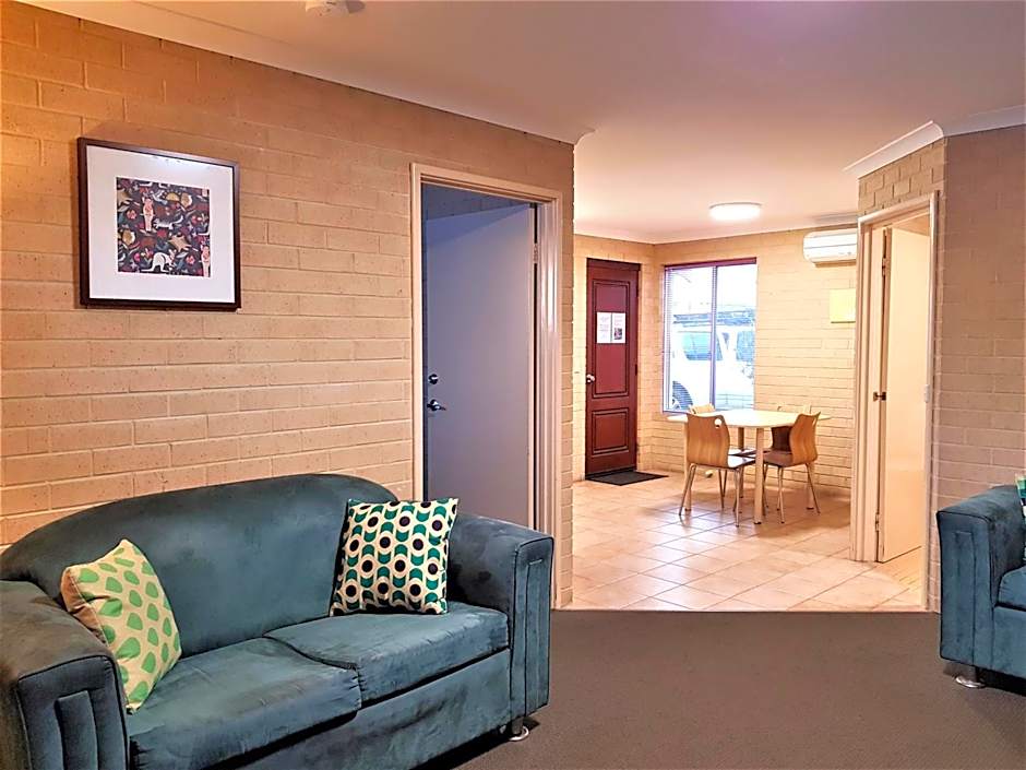 Albany Holiday Units