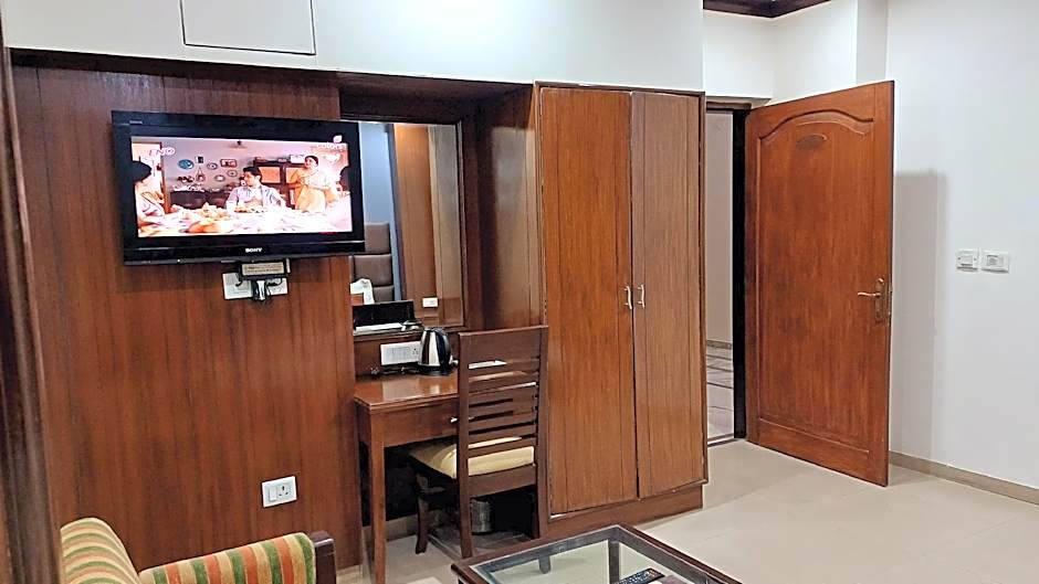 Siris 18 Hotel Gurgaon