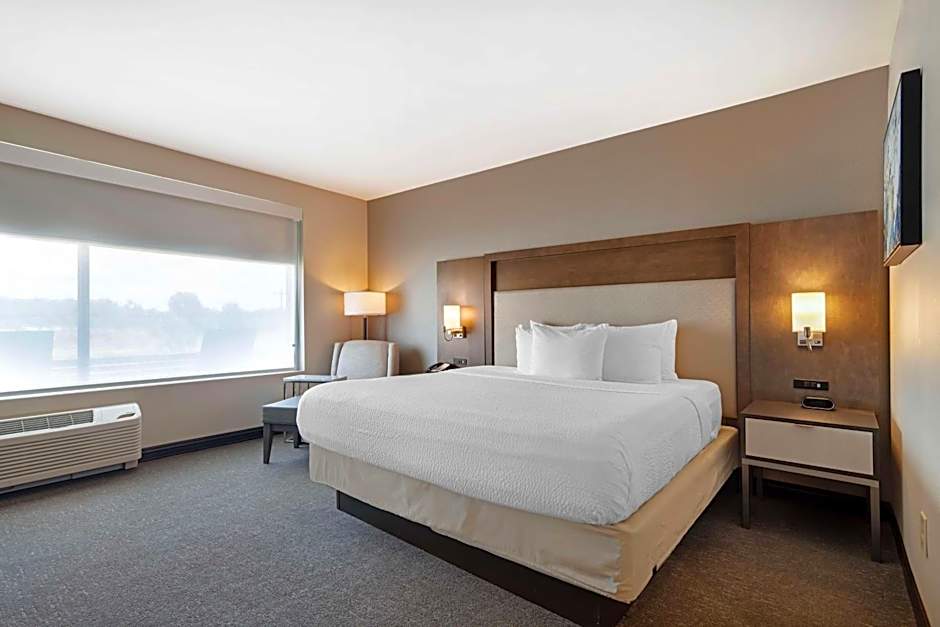 Best Western Plus Executive Residency Rigby's Water World Hotel