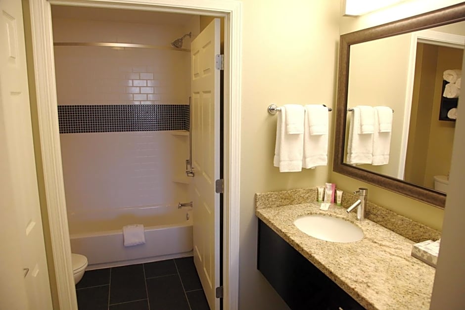 Staybridge Suites Grand Forks By IHG