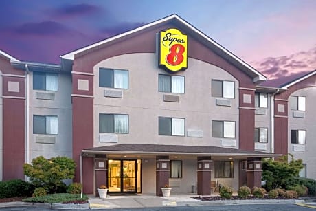 Super 8 by Wyndham Lynchburg VA