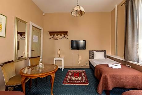 Budget Two-Bedroom six-bed room