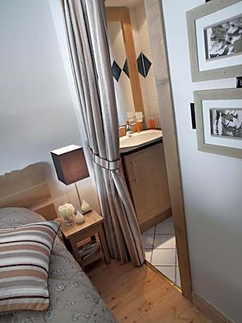 One-Bedroom Apartment (4 Adults) with Spa Access