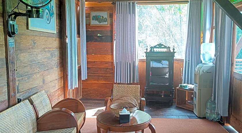 Omah Hanoman Turu By Kebun Hanoman