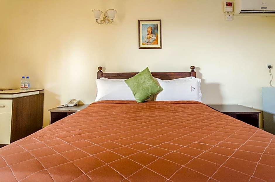 Marie's Royale Hotel