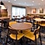 Fairfield Inn & Suites by Marriott Arlington Near Six Flags
