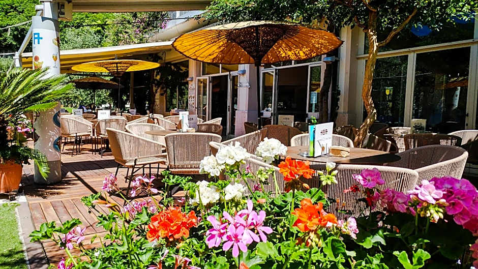 Hotel Baia Azzurra - Lake Front