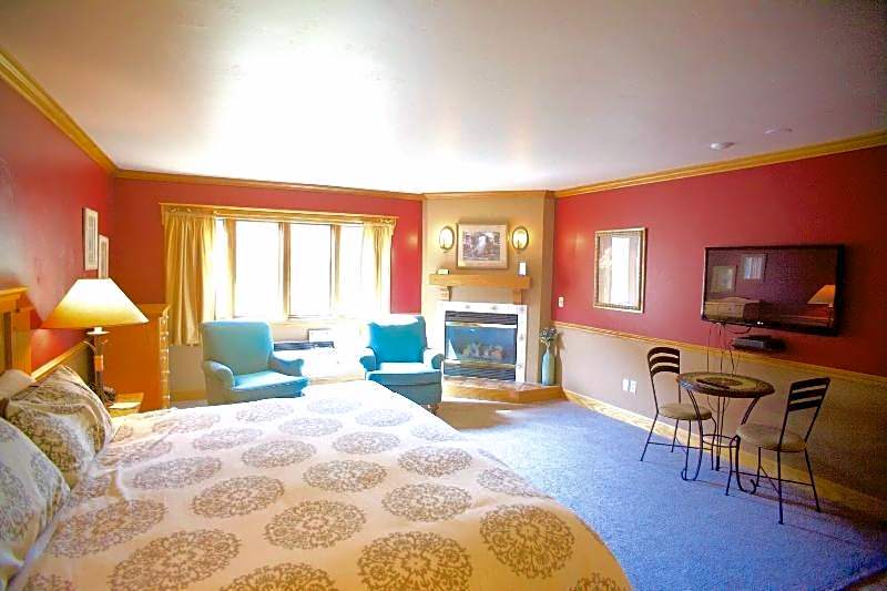 Settlement Courtyard Inn & Lavender Spa