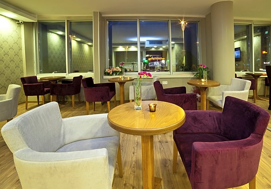 Walk In Hotel&Residence