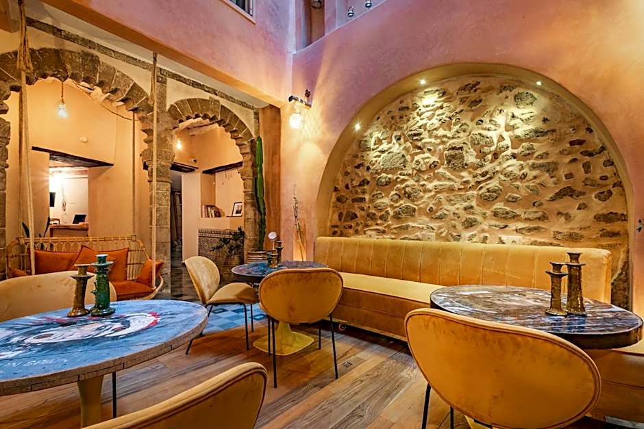 Mama Lova Hôtel, Riad, Restaurant & Spa