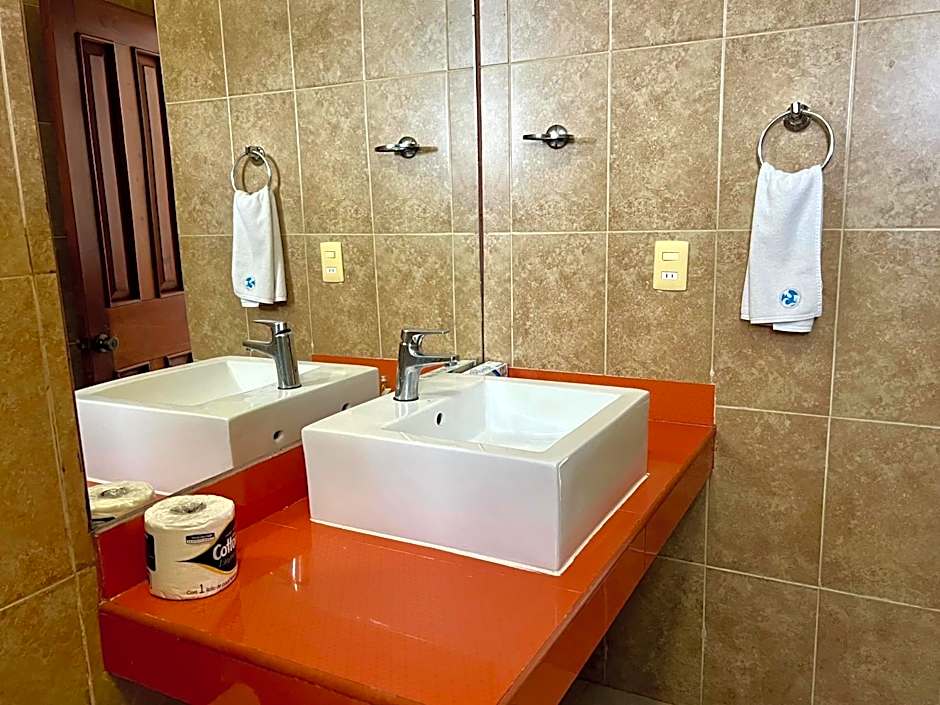 Pelicano Inn Playa del Carmen - Beachfront Hotel