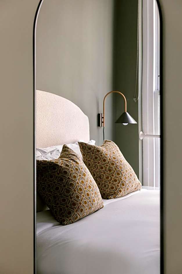 Native Kings Wardrobe, St Pauls