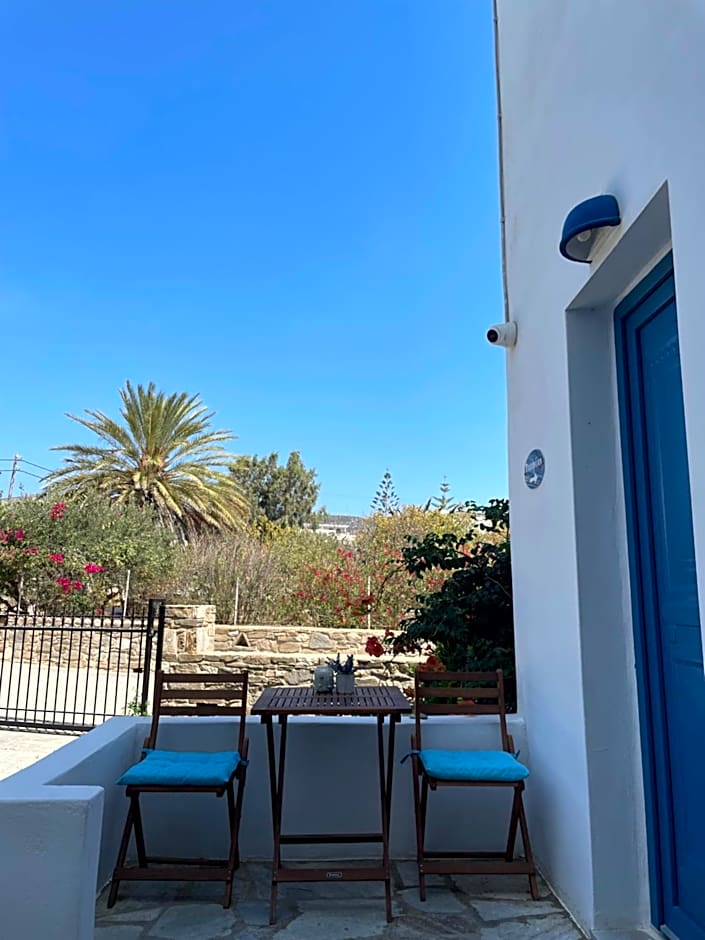 Villa Gelly's Studios