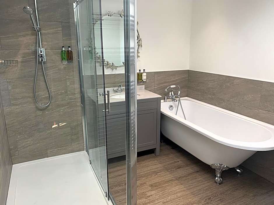 The Christopher Hotel Bar and Grill