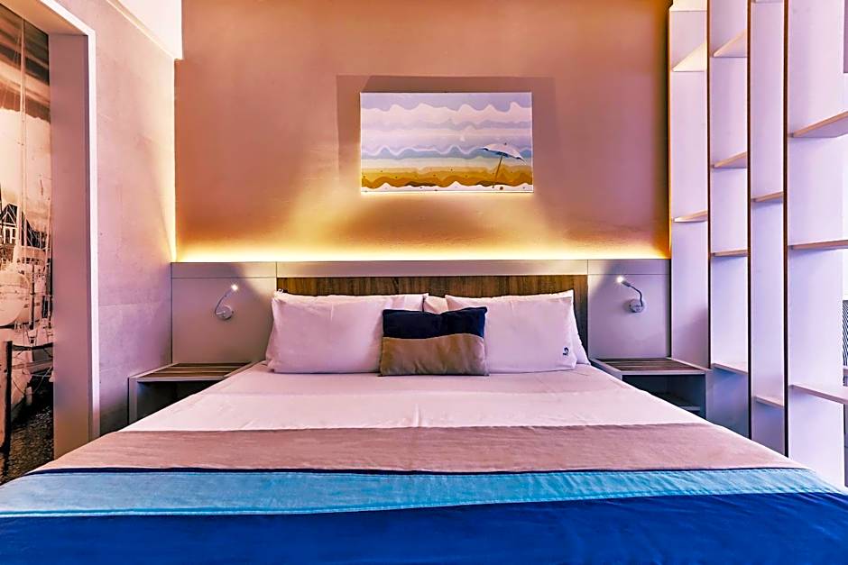 Carine Hotel Delfin