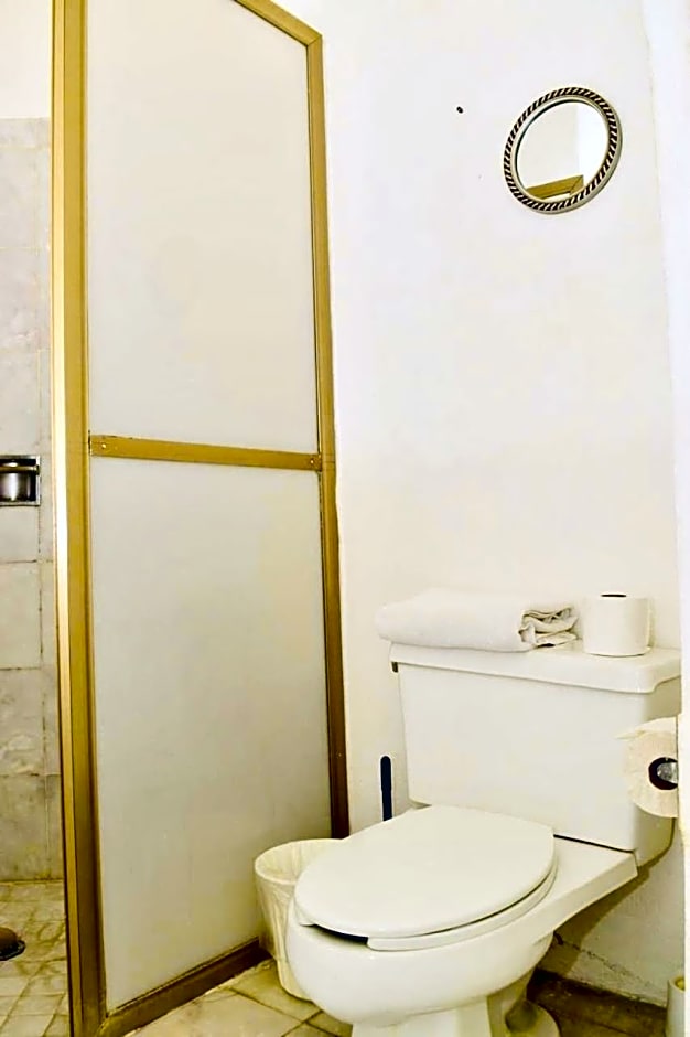 VILLA PARA 5P 4A 1M dentro del Hotel a un lado del Krystal IXTAPA Con Playa WiFi