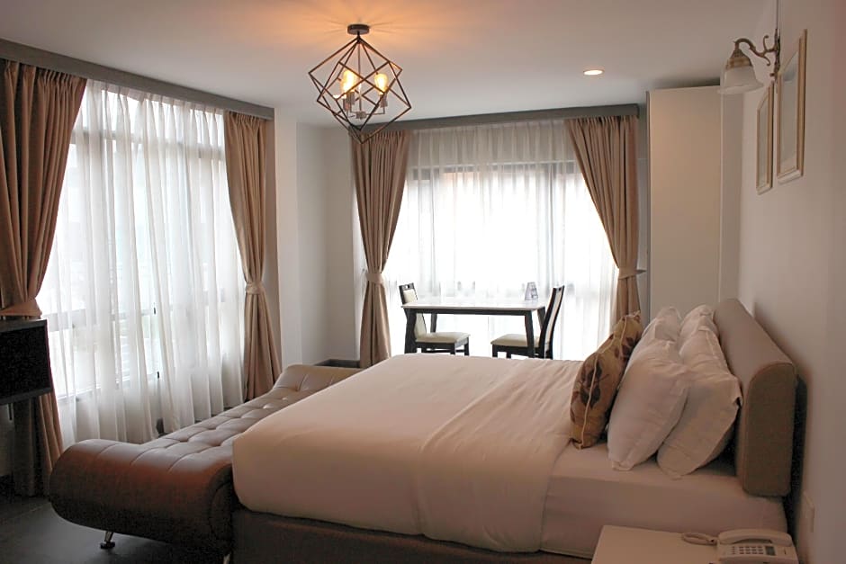 V One Pride-Sukhumvit 22, Bangkok