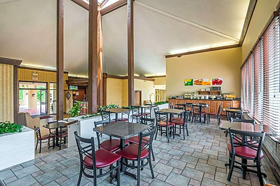 Quality Inn & Suites Frostburg-Cumberland
